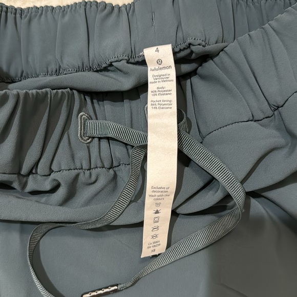 Lululemon on the fly drawstring skirt grey/green size 4 - Picture 9 of 12